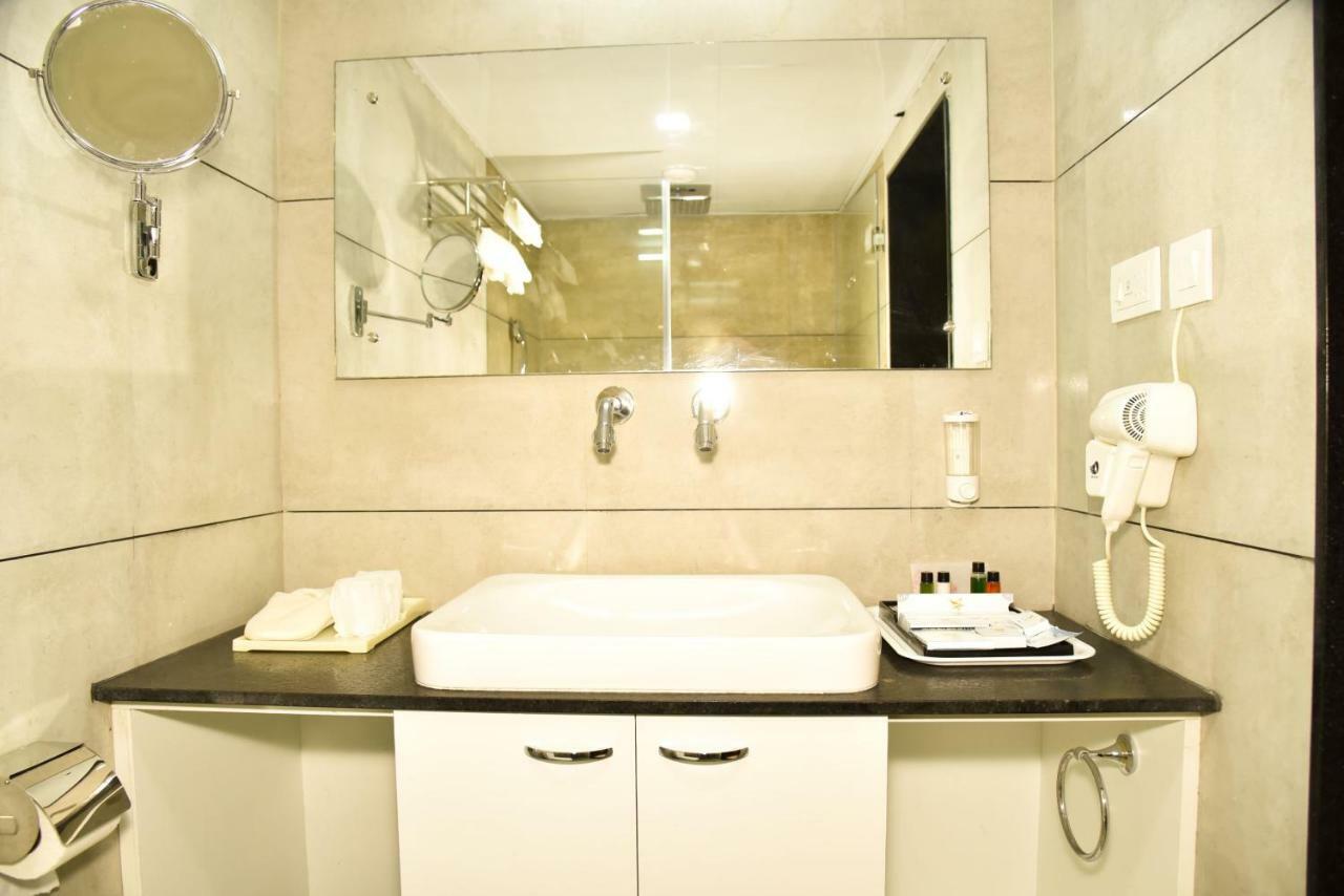 Silver Oak Hotel Mysore Luaran gambar