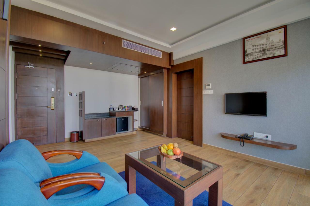 Silver Oak Hotel Mysore Luaran gambar